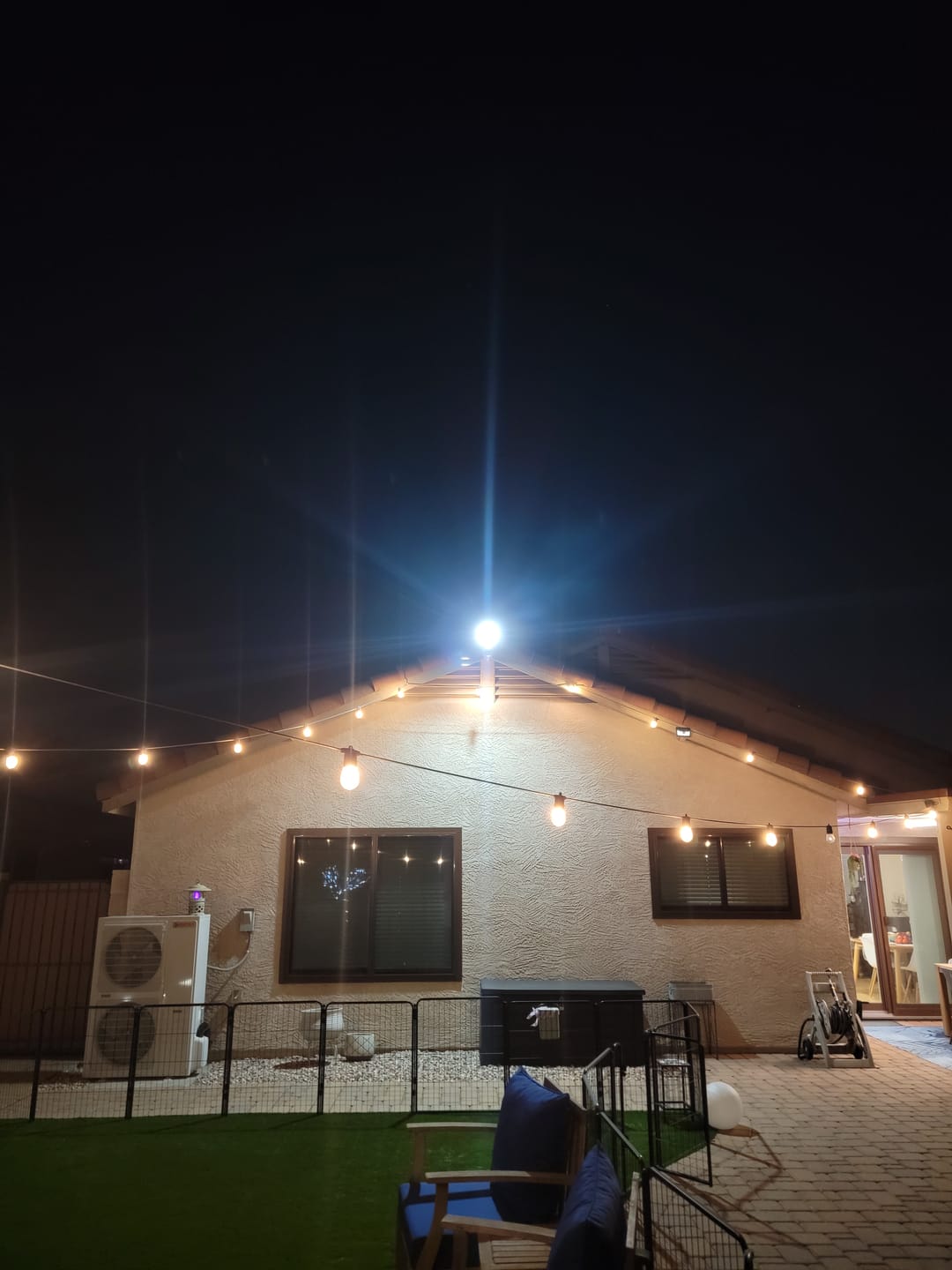 Customer photo review of 60W Solar Street Light 6000 Lumens