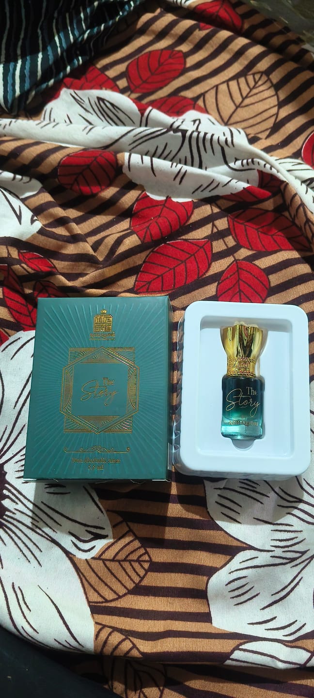 Customer photo review of The Story Luxury Attar Perfume