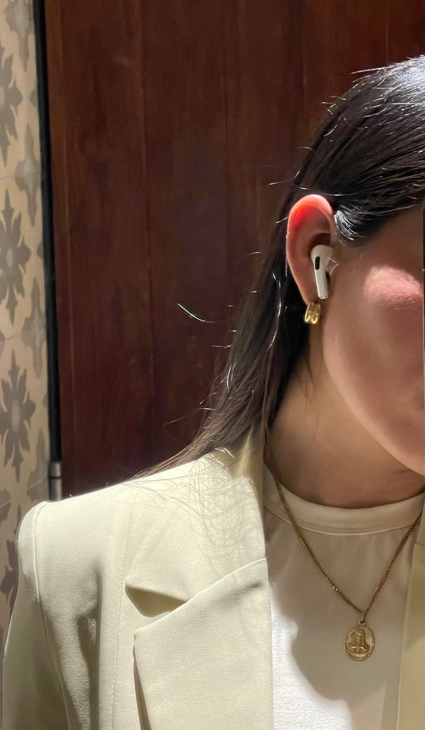 Customer photo review of Aretes Lyn
