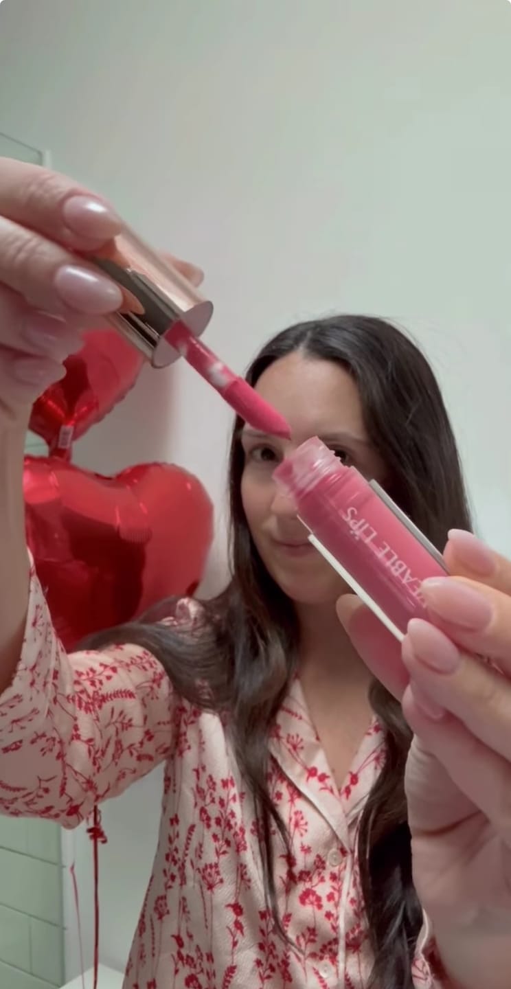 Customer photo review of Mystic Magic Lip Gloss