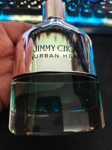 Customer photo review of Jimmy Choo Urban Hero Gift Set for Men | Woody Spicy Cologne with EDT, Travel Spray & Aftershave Balm