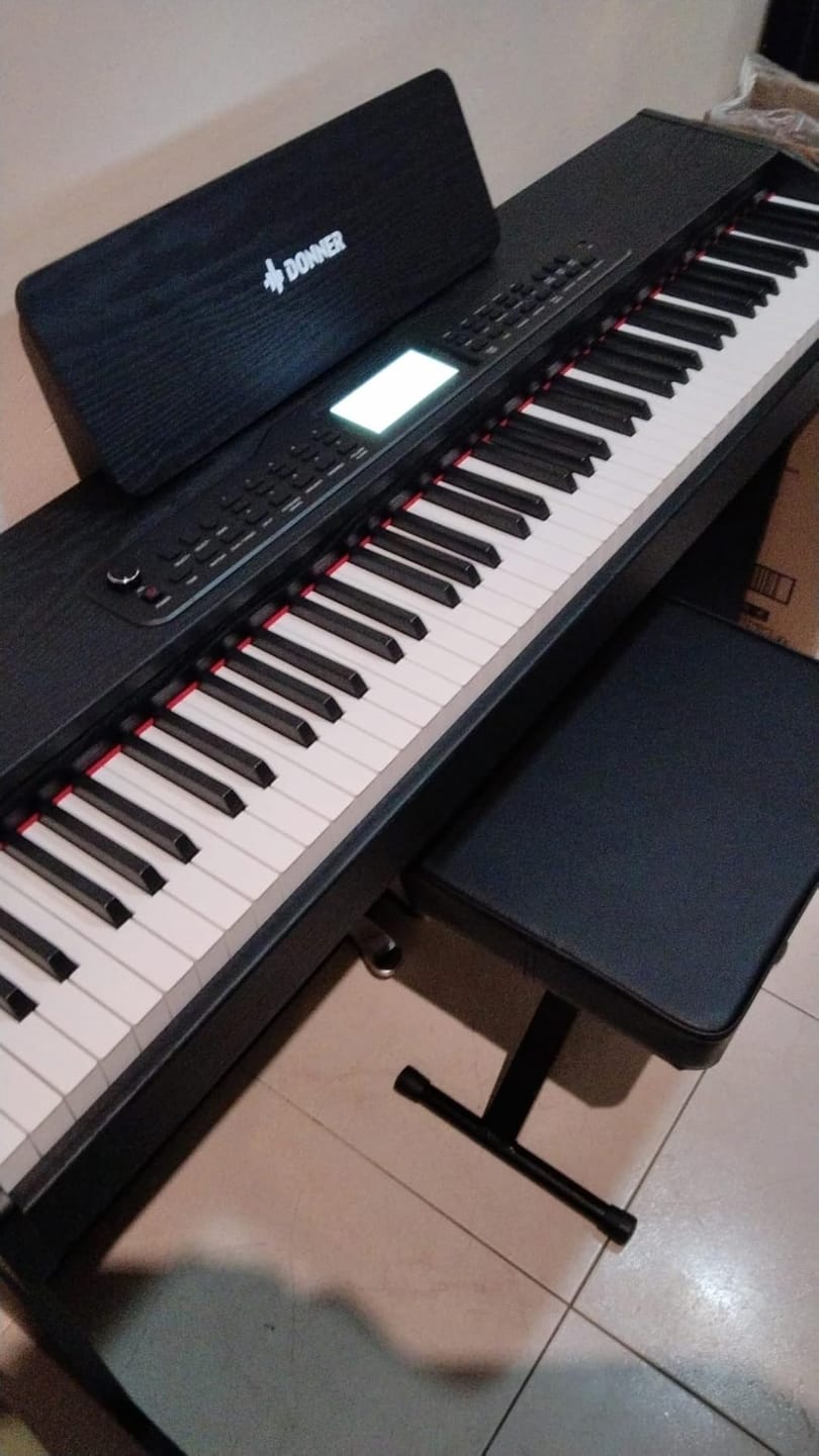 Customer photo review of Donner DDP-95 lesté Piano numérique