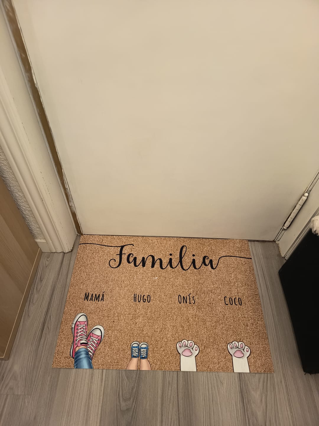 Customer photo review of Zapatos y patas - Felpudo personalizado