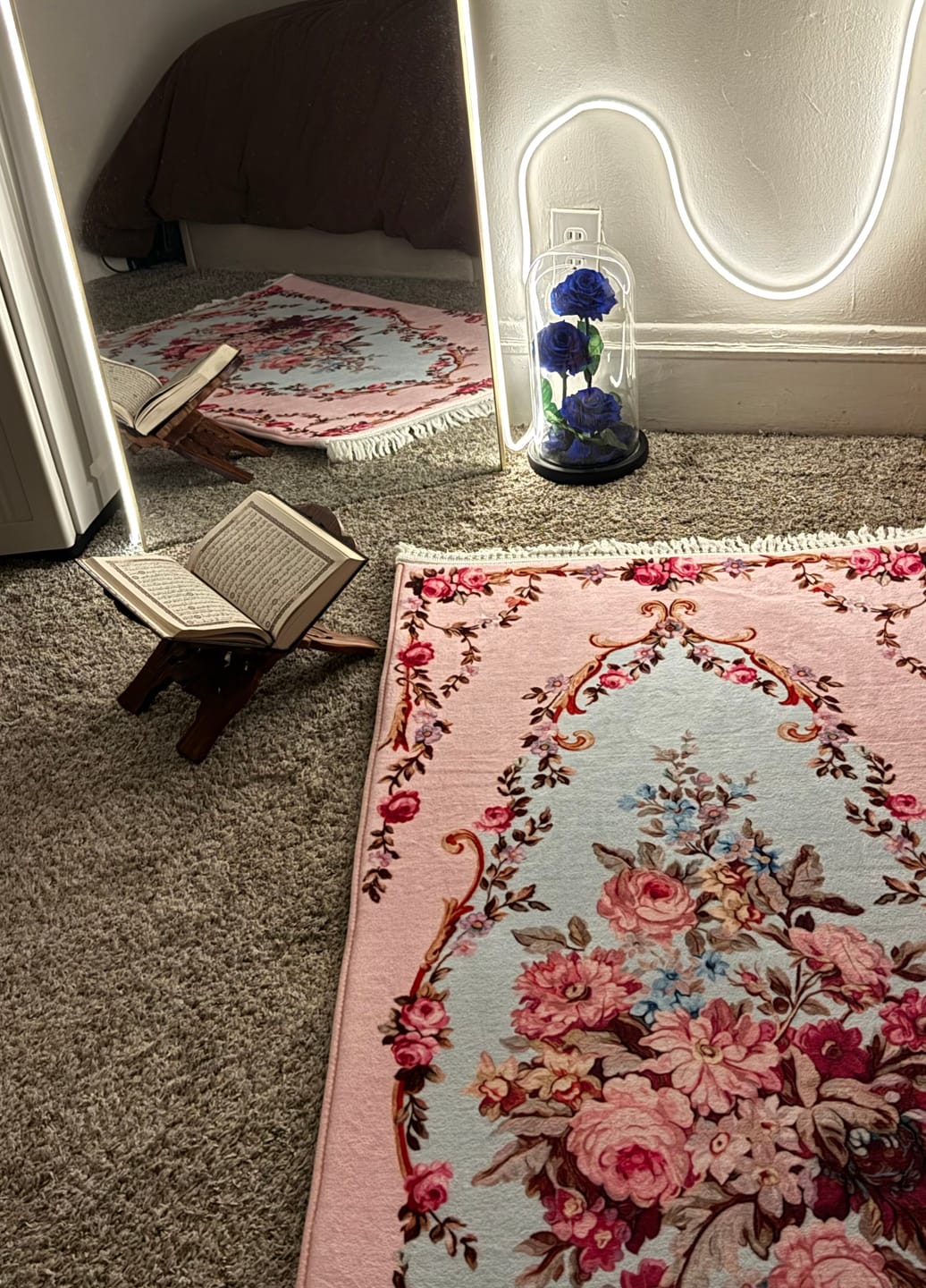 Customer photo review of Rosy Rehma Padded Prayer Mat