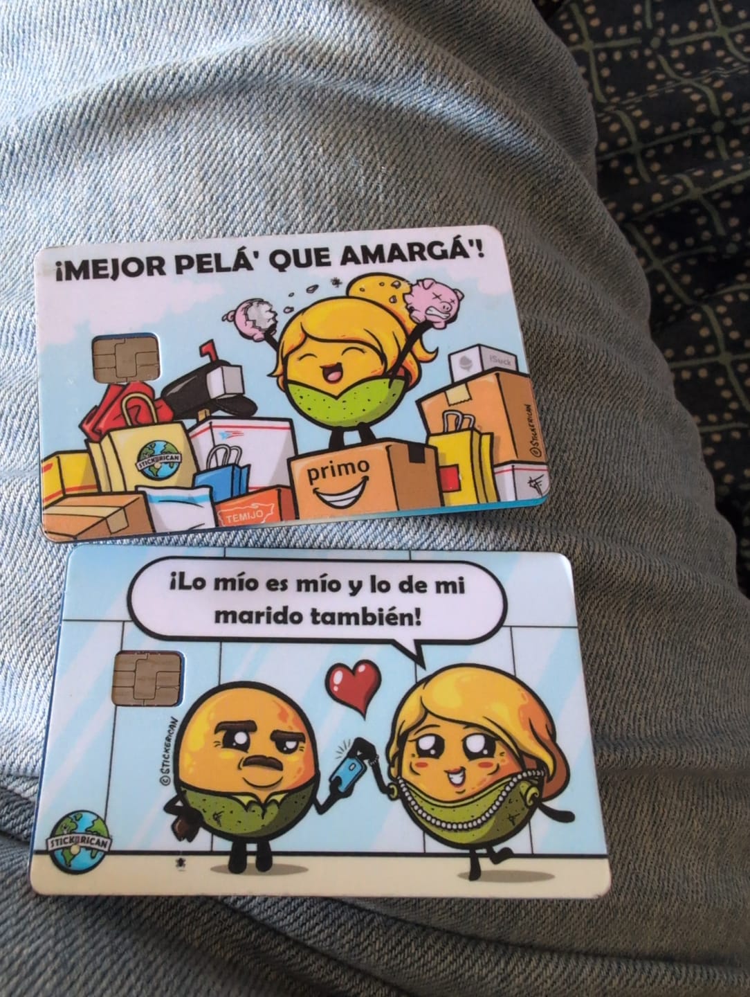 Customer photo review of La Última La Paga el Diablo - Sticker para Tarjeta de Crédito