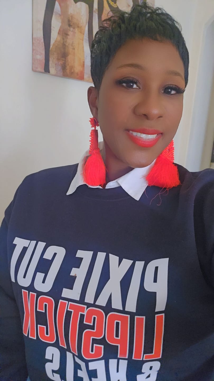 Customer photo review of Pixie Cut, Lipsitck, & Heels (blk)