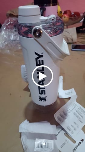 Customer video review of Stanley Vitalize Shaker Bottle | 591ML