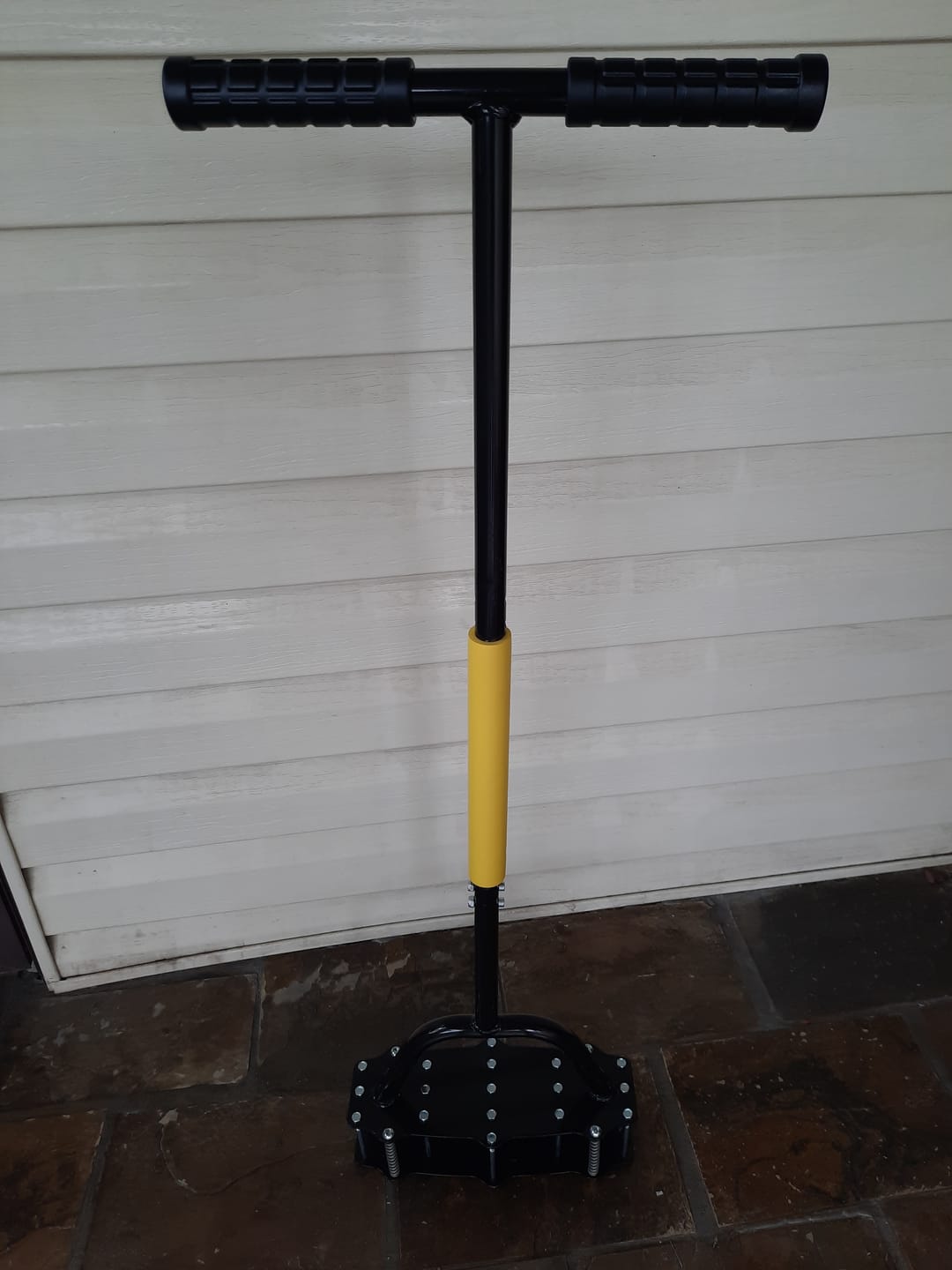 Customer photo review of GARDENMATE - 2 In 1 Lawn Aerator