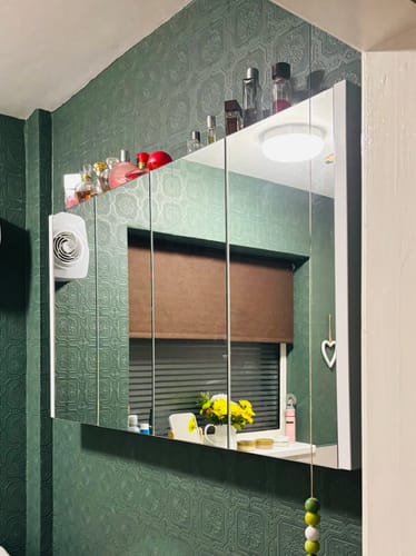 Customer photo review of Nova Gloss White 1200mm 4 Door Mirror Cabinet