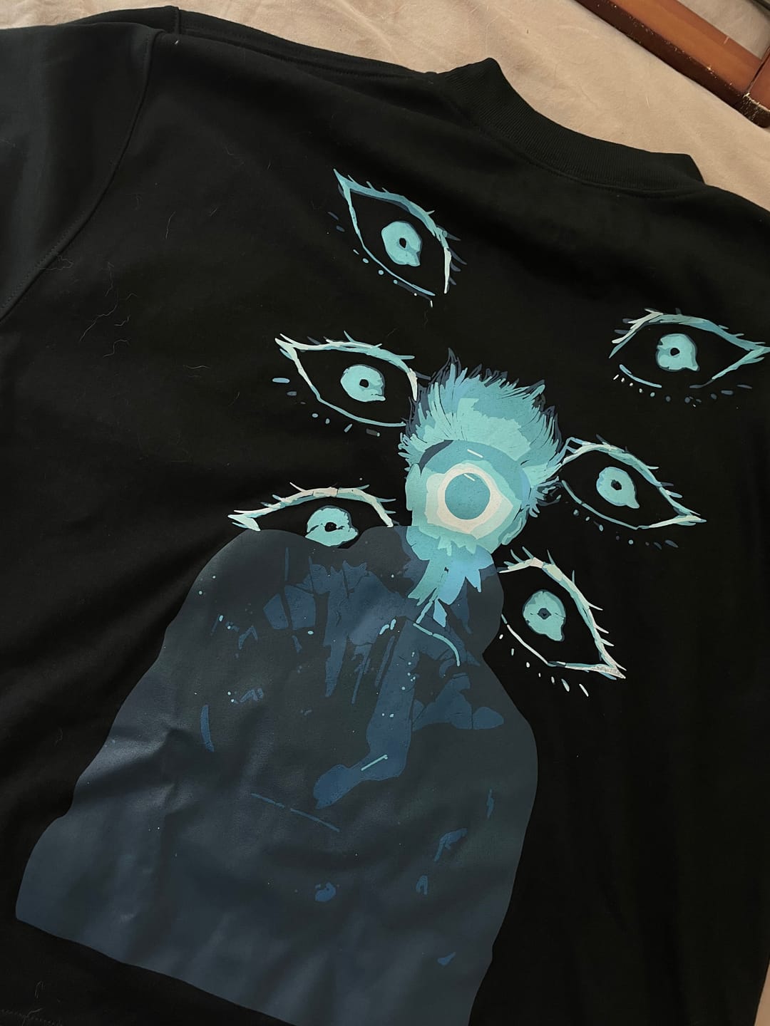 Customer photo review of Playera Drop 06 •Gojo Satoru Jujutsu Kaisen•