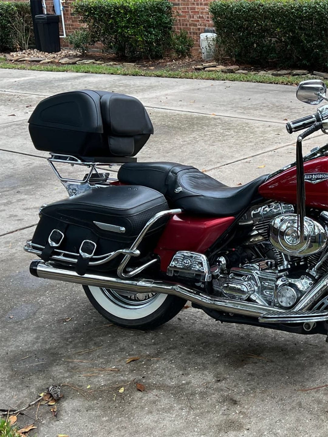 Customer photo review of 42L - Challenger XL Leather Wrapped Hard Motorcycle Trunk for Harley Davidson