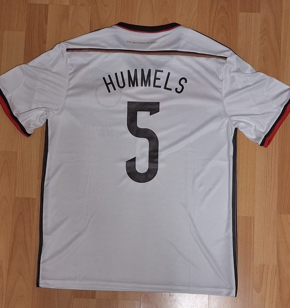Customer photo review of Mats Hummels Germany Deutschland 2014 World Cup White Retro Football Jersey