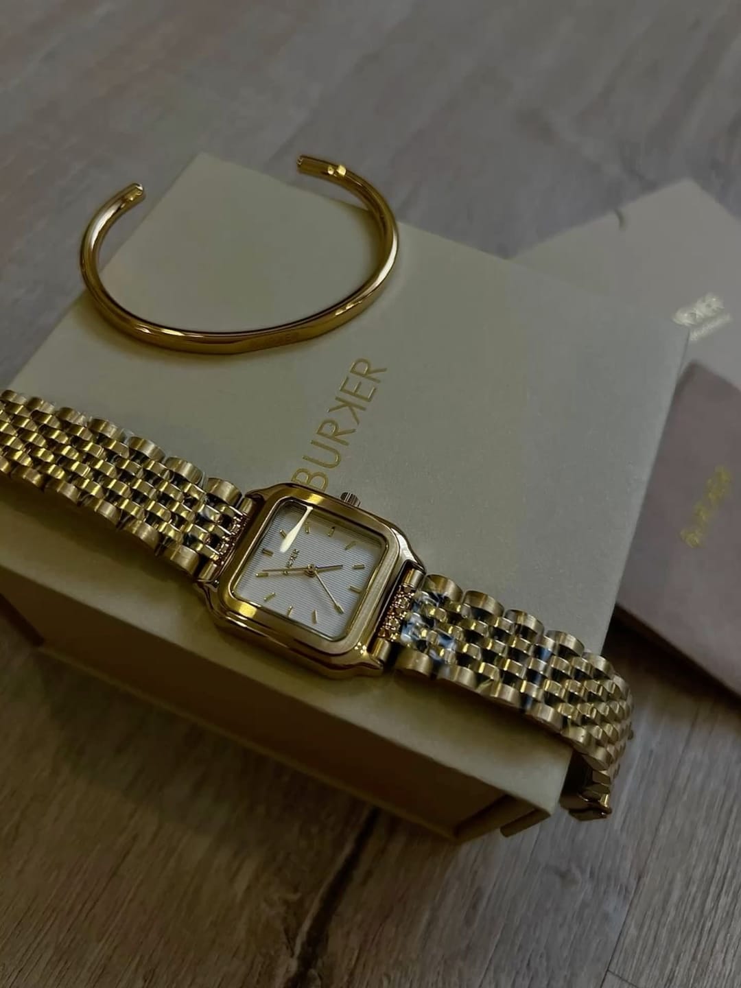 Customer photo review of Macy Petite Gold White