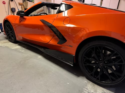Customer photo review of Chevrolet Corvette C8 3VM Side Skirts