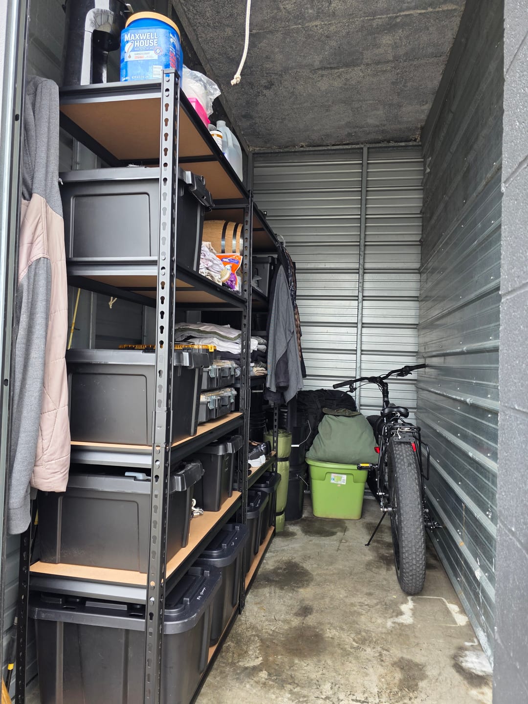 Customer photo review of Reibii 5-Tier Storage Shelving Units, 2020 lbs Adjustable Steel Garage Shelving Racks for Bedroom Kitchen Closet