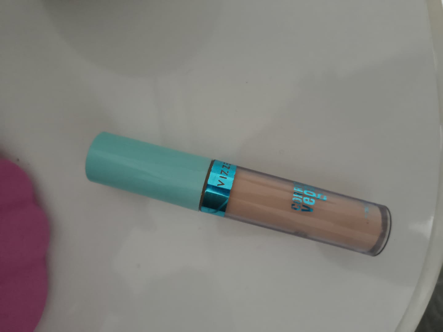 Customer photo review of Corretivo Líquido Matte - Vizzela