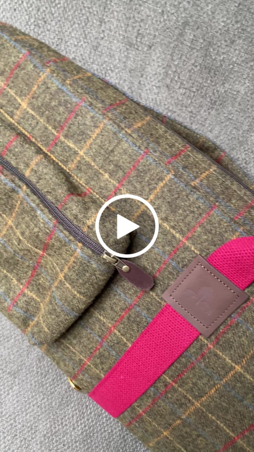 Customer video review of Waffenfutteral  TWEED -Bordeaux-