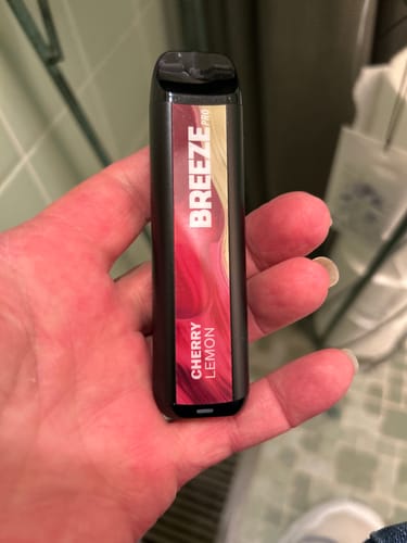 Customer photo review of Breeze Pro Disposable Vape