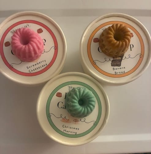 Customer photo review of Dessert Bundt Cake 7ct Wax Melt Cups