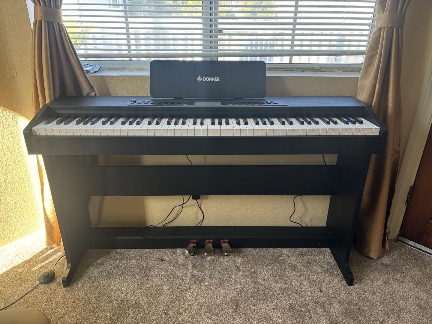 Customer photo review of Donner DDP-95 lesté Piano numérique