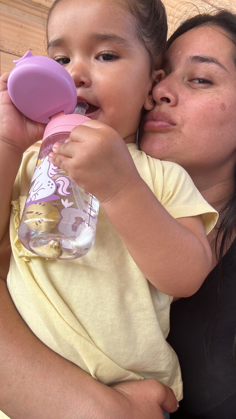 Customer photo review of Botella de Tritan™ 5001 antiderrame con bombilla Unicornio