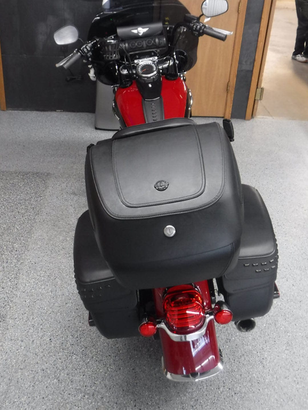 Customer photo review of 42L - Challenger XL Leather Wrapped Hard Motorcycle Trunk for Harley Davidson