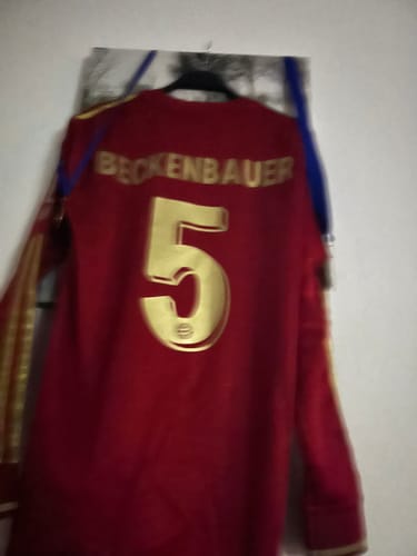 Customer photo review of Franz Beckenbauer 5- Bayern München 125 Jahre Spezial-Edition Fußballtrikot