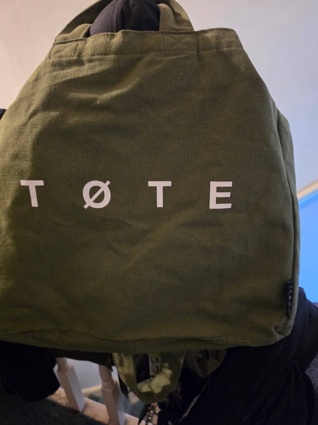 Customer photo review of Khaki Green TØTE Bag