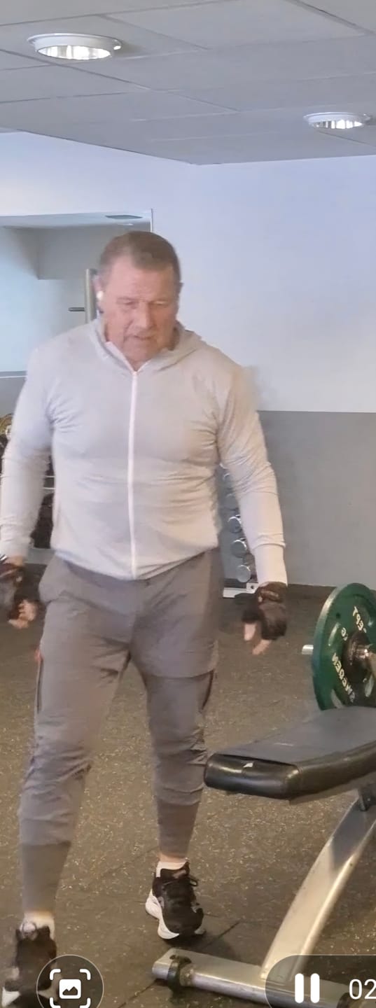 Customer photo review of Gymfit Quick Dry Hoodie