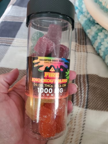 Customer photo review of Fire Knockout Blend Gummies 1000mg