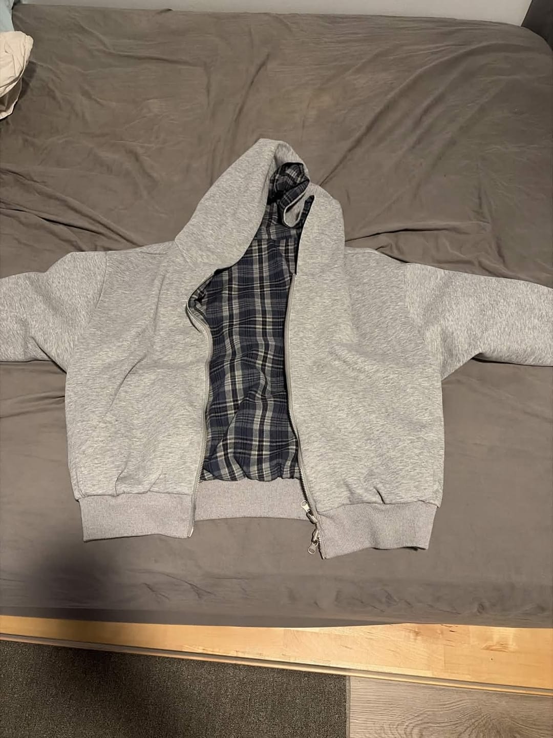 Customer photo review of Reversible Plaid Cropped Hoodies | Inflation Streetwear