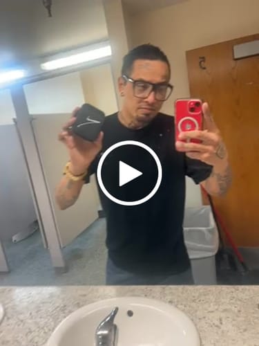 Customer video review of Vivonostra™ Pomade