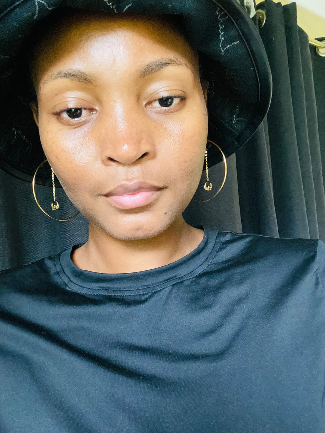 Customer photo review of Gold Era Drop Hoops