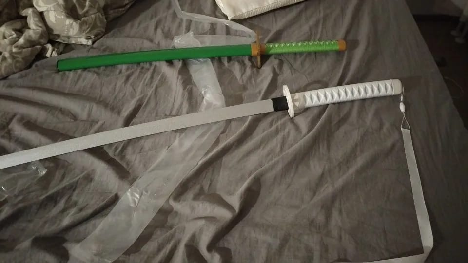 Customer photo review of Glowing & Smoking Zanpakuto (BLEACH)