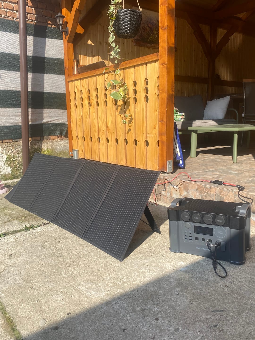 Customer photo review of ALLPOWERS Solar Generator Kit 2400W (S2000 Pro + SP029 140W Solar Panel)