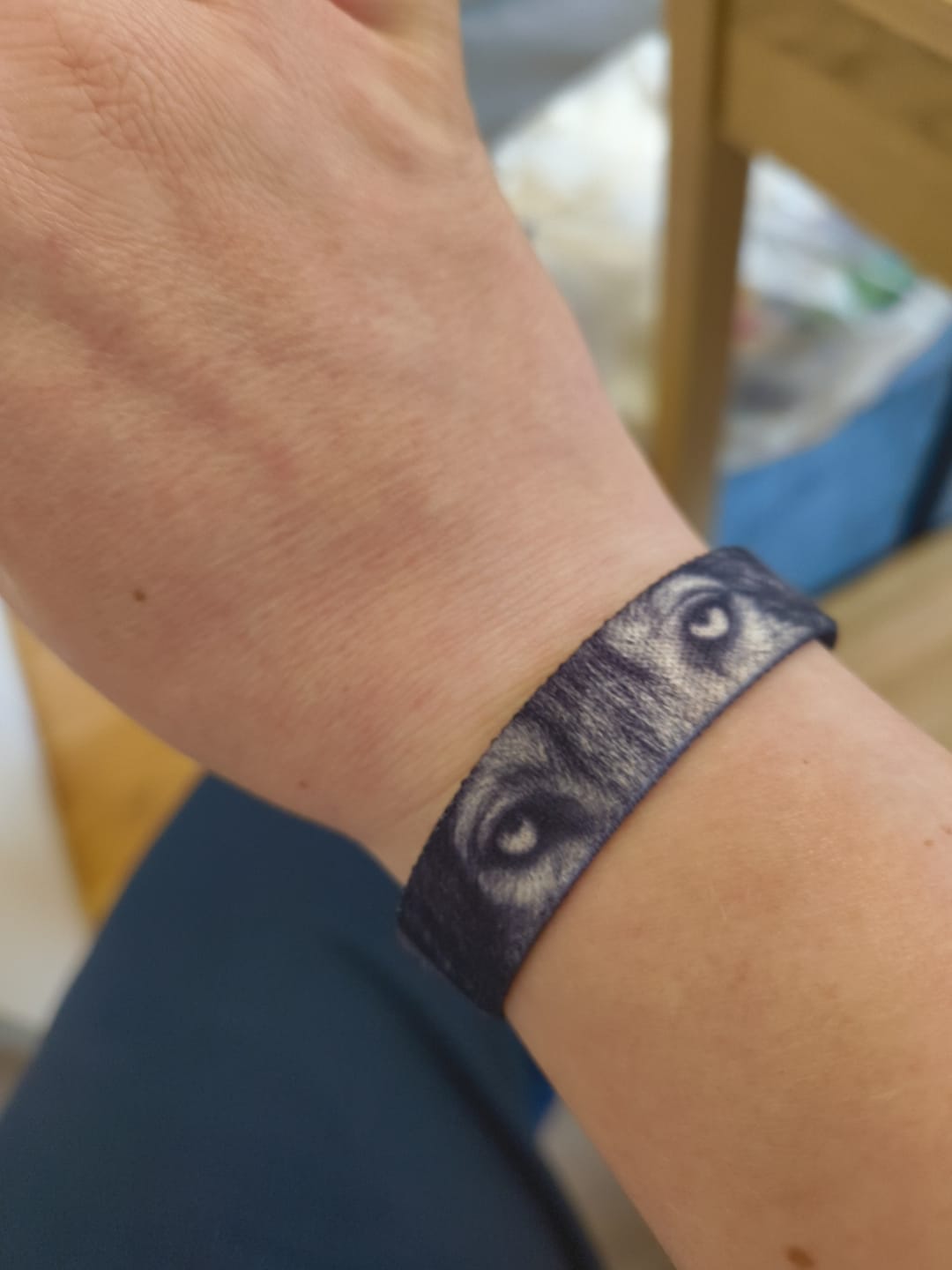 Customer photo review of Stronger Than Yesterday - Elastisches Armband