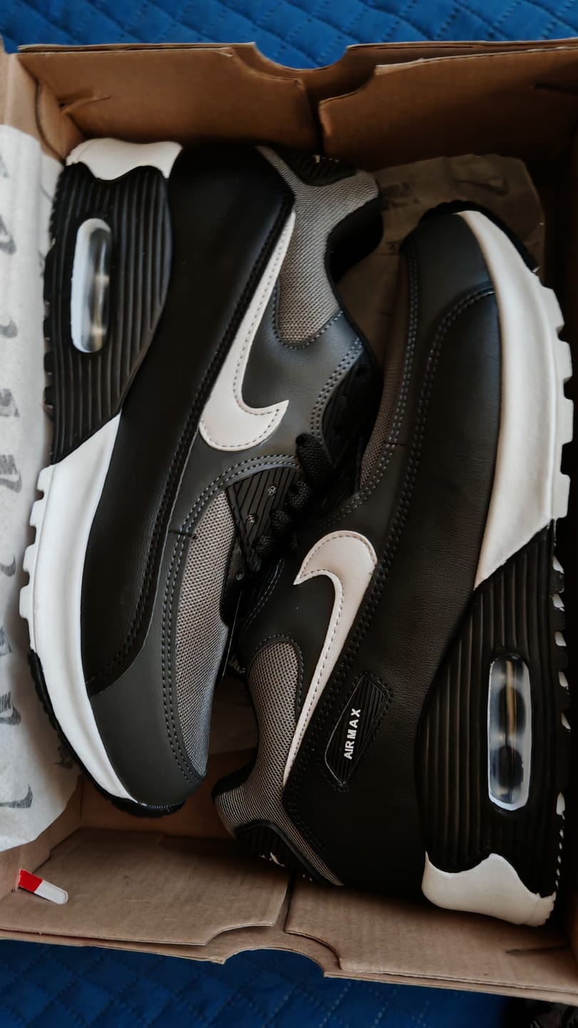 Customer photo review of Tenis Max 90 Oxford Negro Blanco