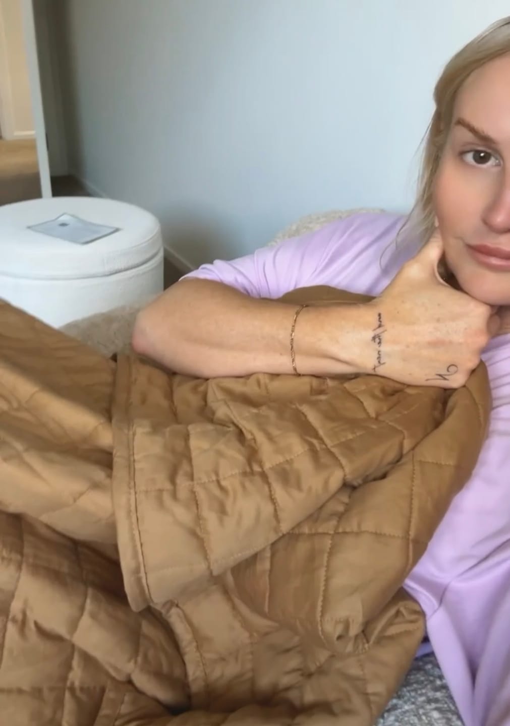Customer photo review of Oliviada Weighted Blanket + Guided Ritual