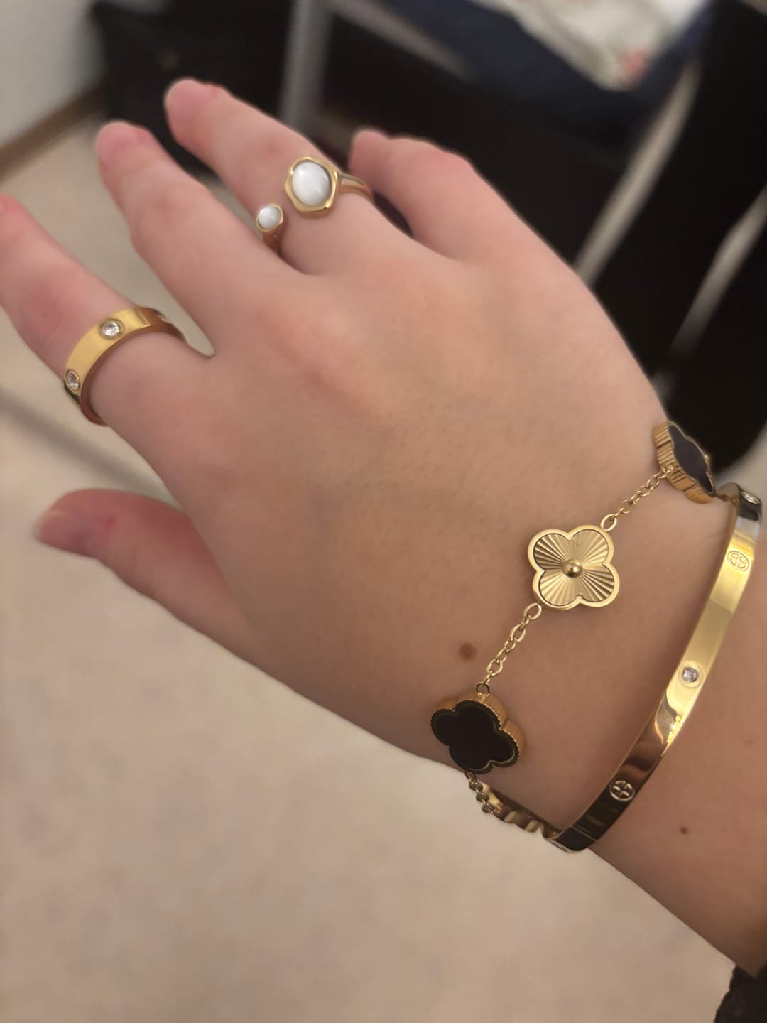 Customer photo review of Golden Noir Lucky Leaf Abbaddon Armband 14K Vergoldet