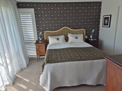 Customer photo review of Honeycomb Bee - Geometric Metallic Wallpaper - Black/Charcoal