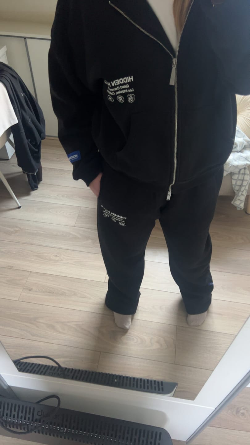 Customer photo review of LABEL STRAIGHT LEG SWEATPANTS BLACK