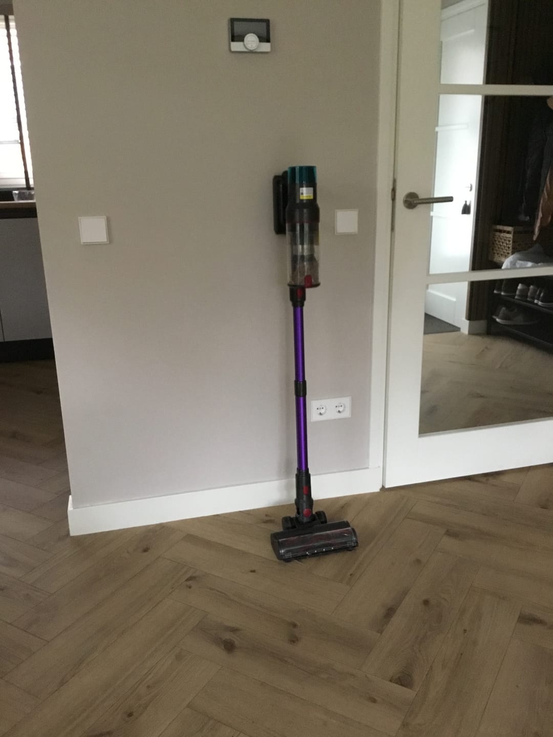 Customer photo review of Krachtige steelstofzuiger met automatische stofherkenning / Tot 60 minuten gebruiksduur / Zakloze stofzuiger voor tapijt, harde vloeren en dierenharen / 480W