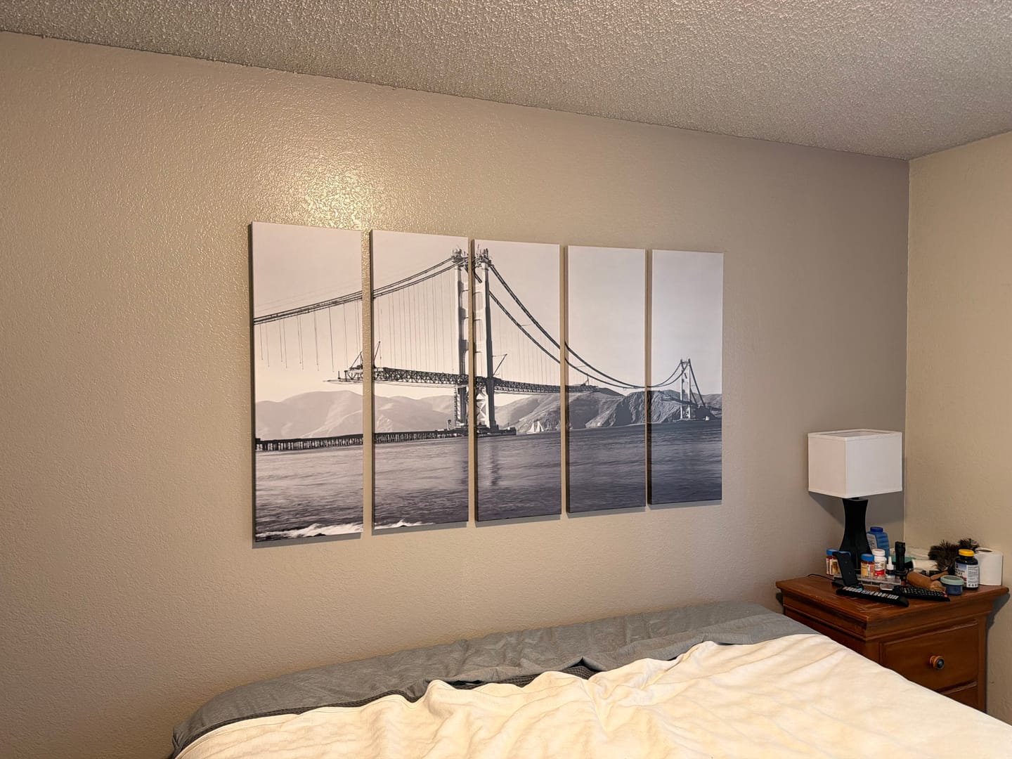 Customer photo review of San Francisco Old Golden Gate Bridge, Black and White, Vintage Wall Art, 5 Pieces Large Canvas Print