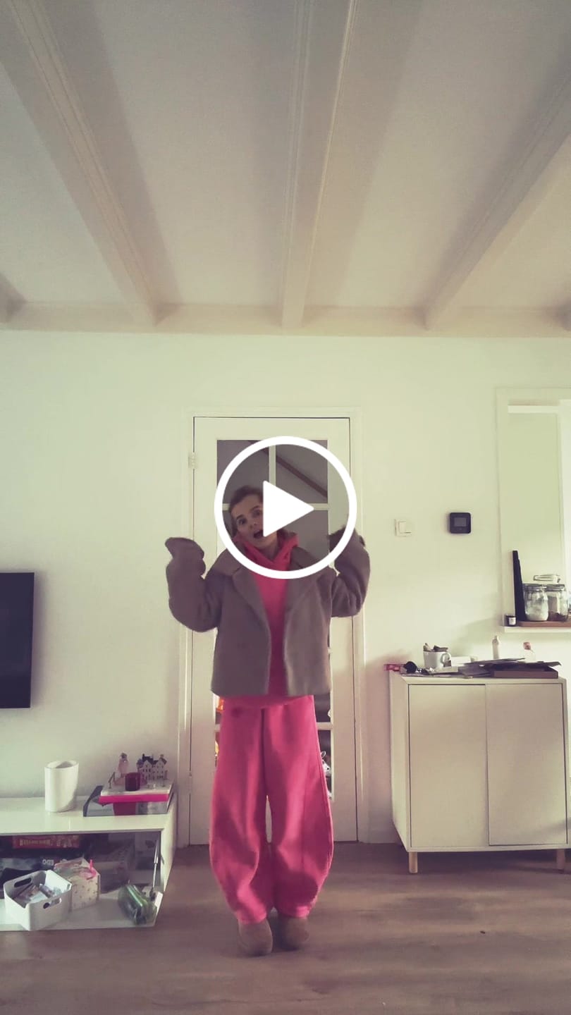 Customer video review of Soufflé Baggy Hoodie Sets