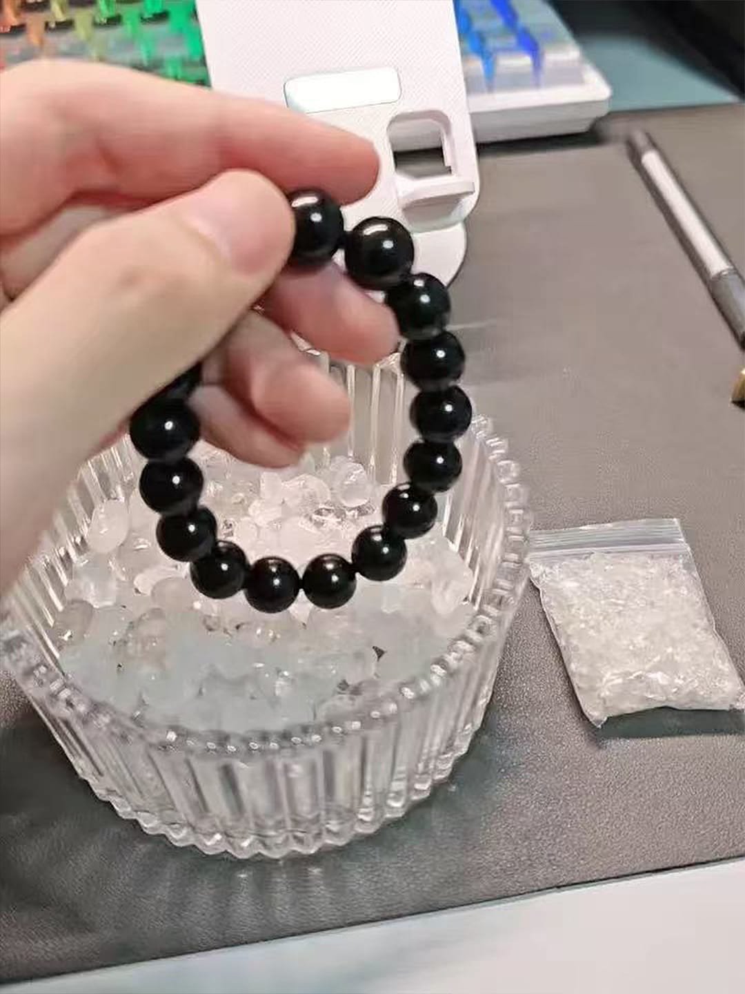Customer photo review of ♏Scorpio Black Obsidian Bracelet – Powerful Protection & Grounding Energy(Oct 23-Nov 21）