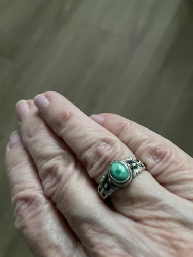Customer photo review of Mojave Turquoise Flower Ring Size 6 (.925 Sterling Silver)