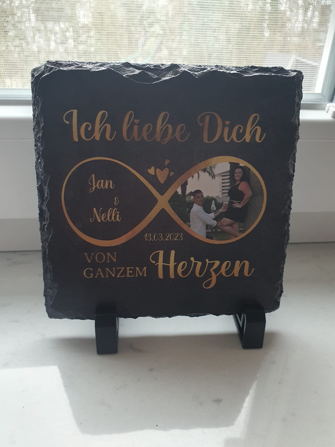 Customer photo review of Alles an dir - Personalisierte Schieferplatte für Paare mit Unendlichkeitszeichen und Foto