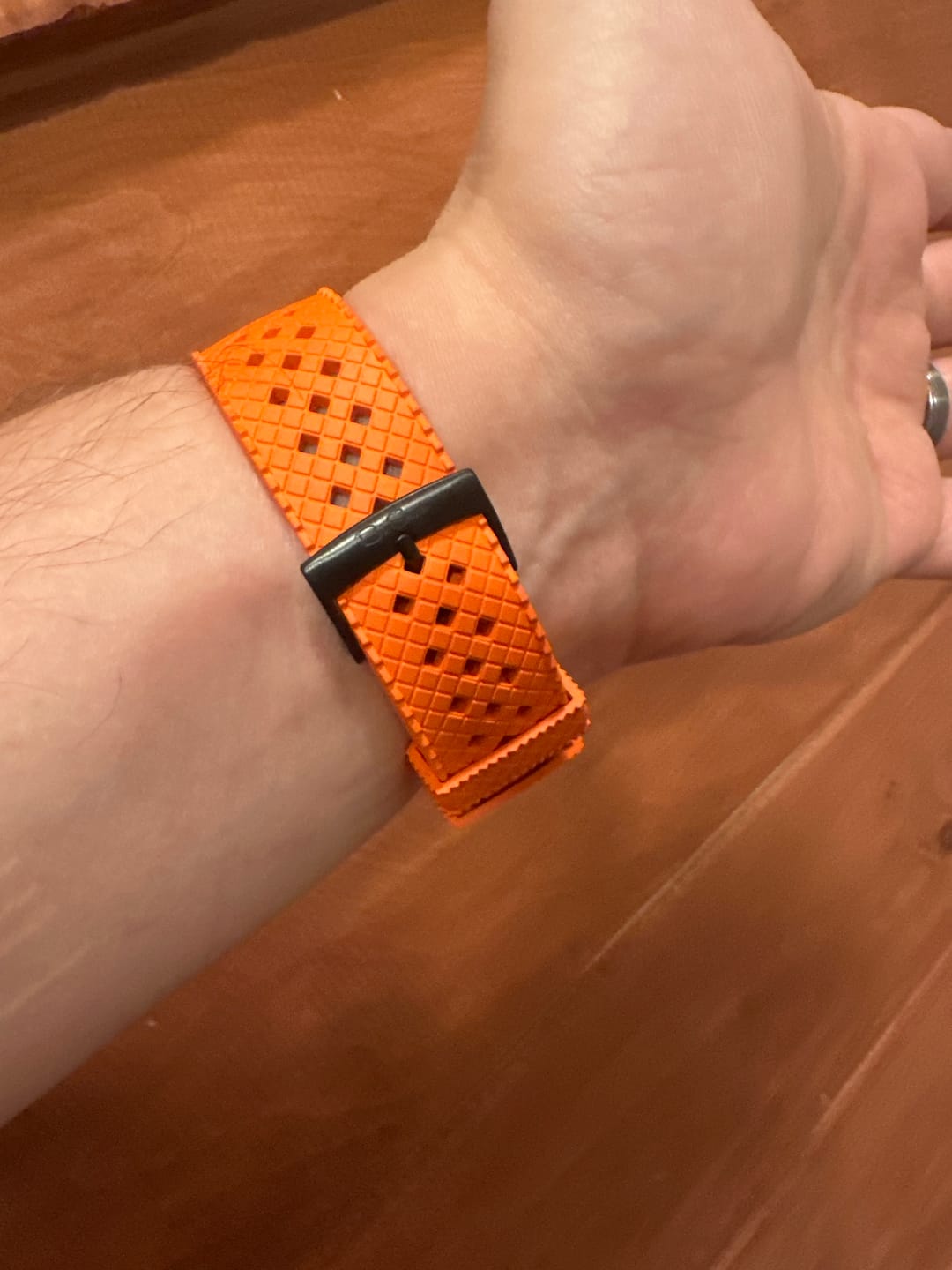 Customer photo review of Neo Tropical Rubber Band - For Apple Watch - Green