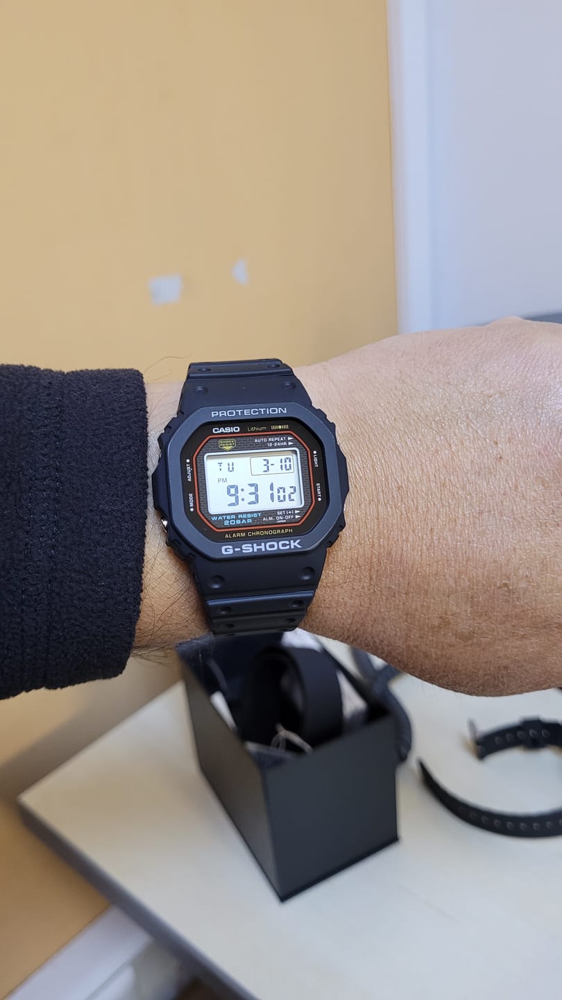 Customer photo review of Reloj Casio G-Shock DW-5000R-1AJF 40 Aniversario Edición Limitada Made in Japan JDM