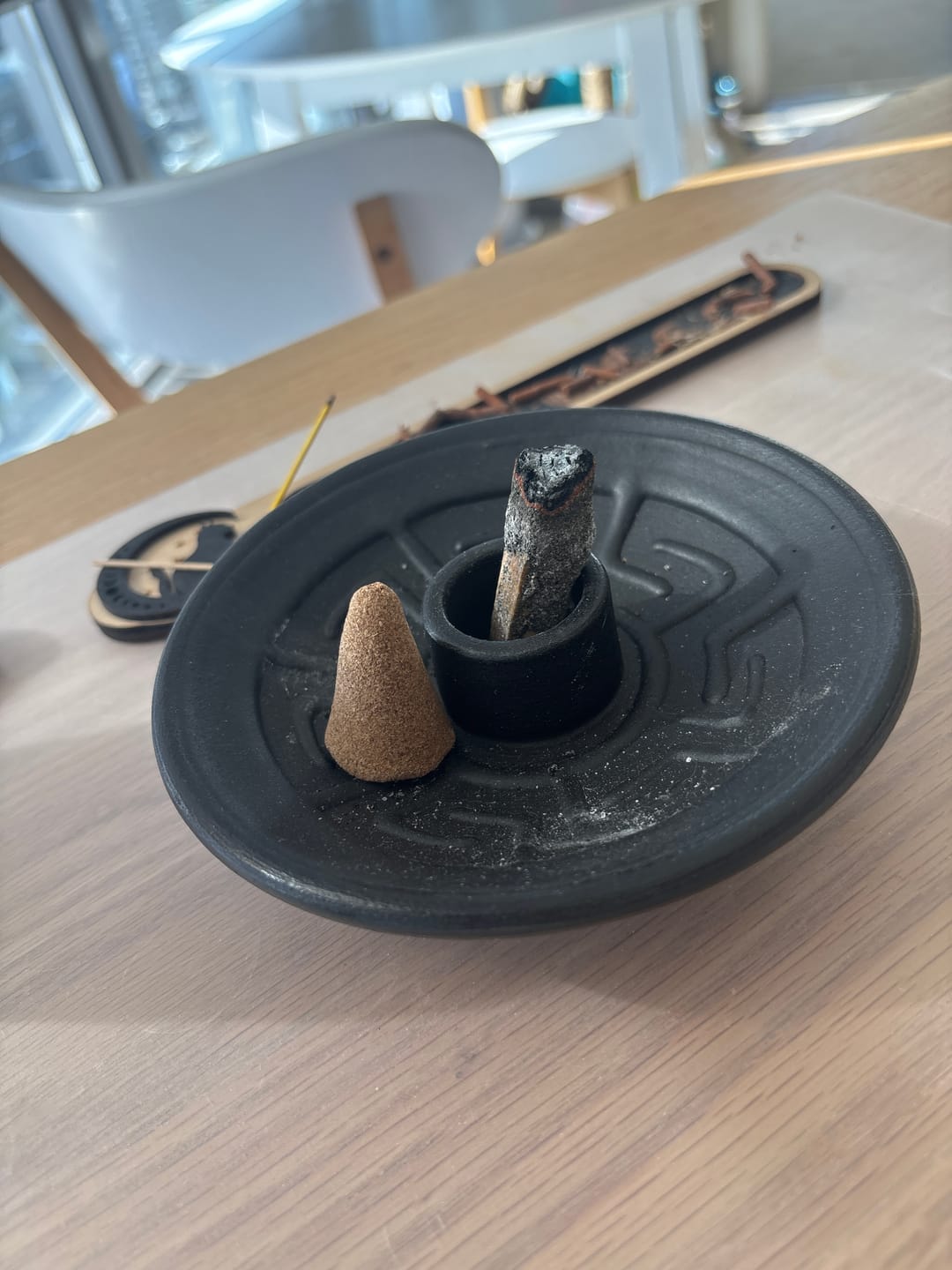 Customer photo review of Palo Santo Holder Black Matte (with five Palo Santo Sticks)